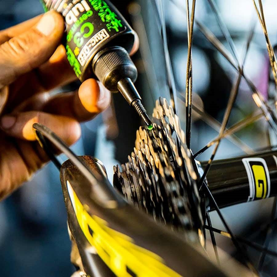 Muc-Off - Lubrifiant Ceramic Sec Dry - 50ml avec Lampe UV - 210000005615